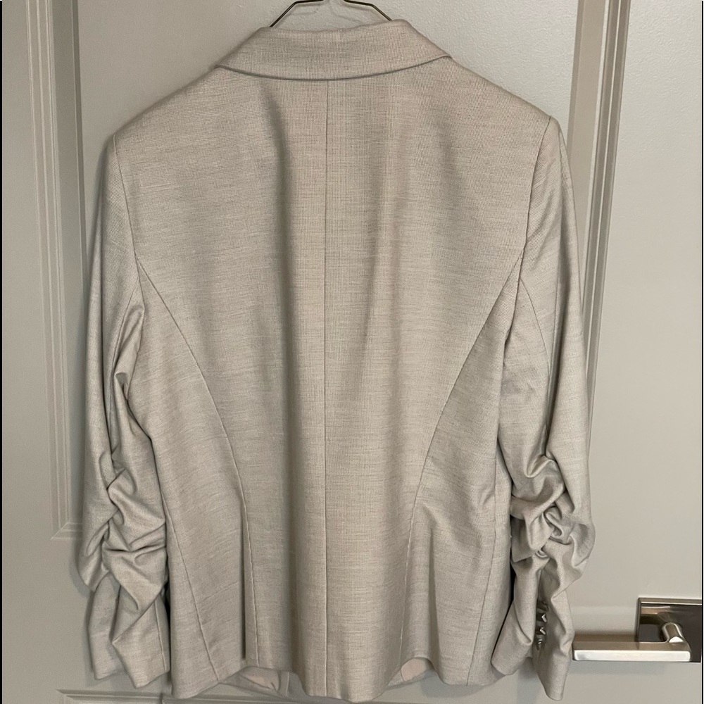SOLD NWT Antonio Melani Women’s Suit Jacket Size 10 Neutral Color - Picture 2 of 7